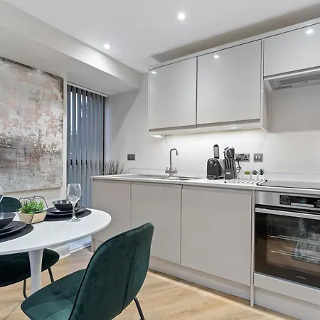 Modern 1br Perfect Location! * Leeds (West Yorkshire)